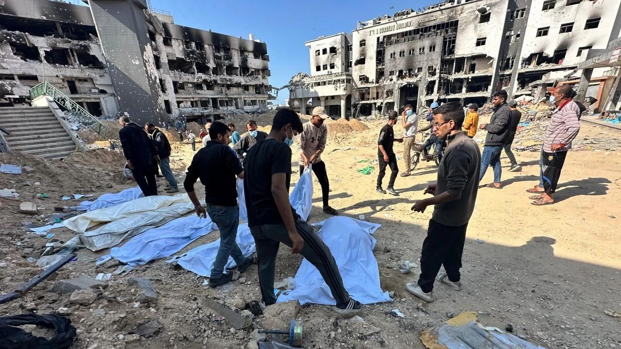 Gazze'de İsrail Vahşeti: Canlı Canlı Gömdüler!