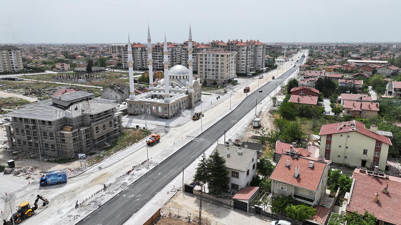 Konya'nın Yeni Caddesinde Asfalt Çalışmaları Başladı