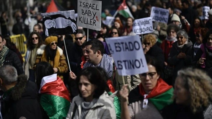 İspanya'da "İsrail İle İlişkilere ve Silah Ticaretine Son" Yürüyüşü