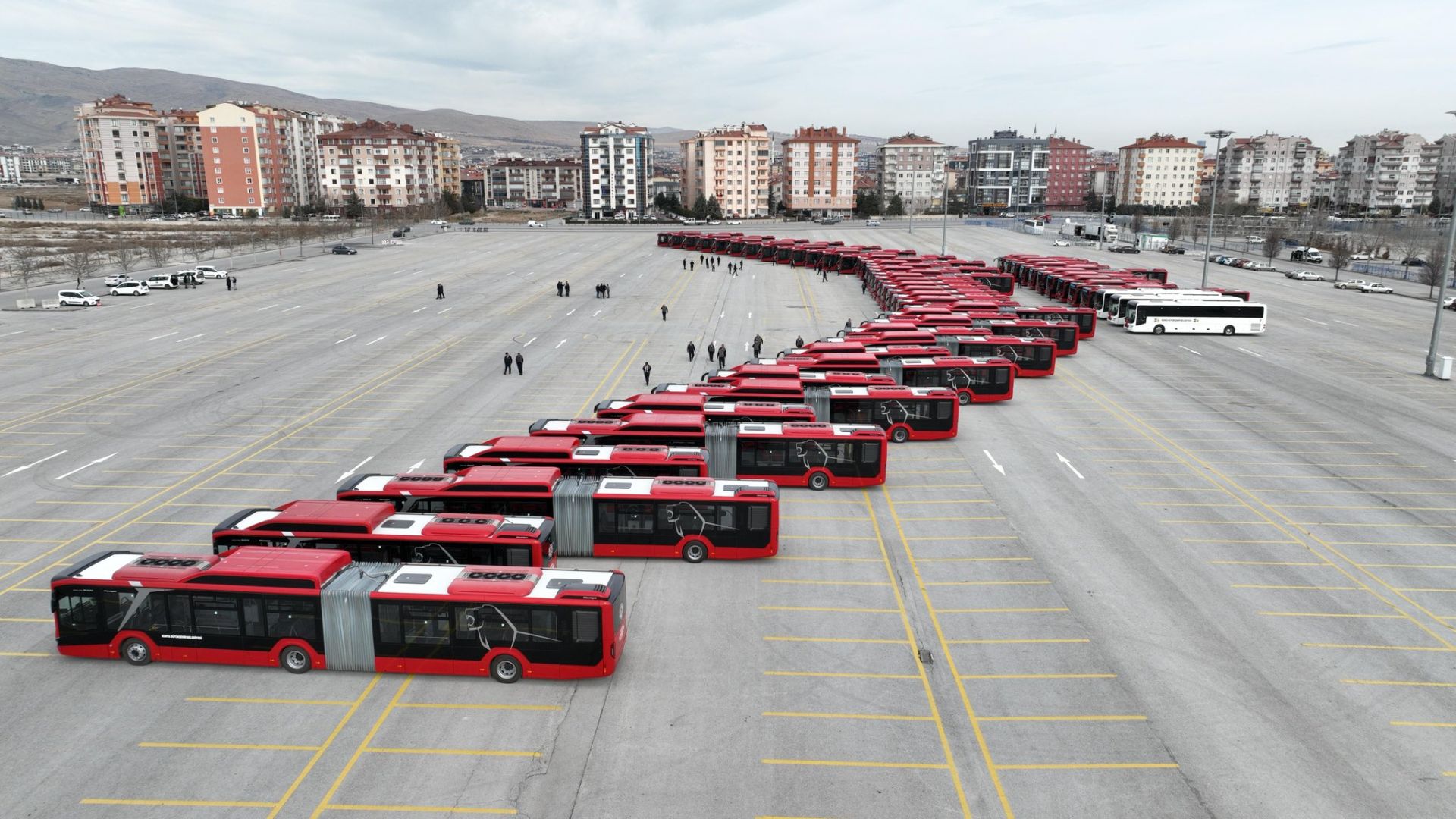 Konya'da 53 Yeni Doğalgazlı Otobüs Hizmete Girdi
