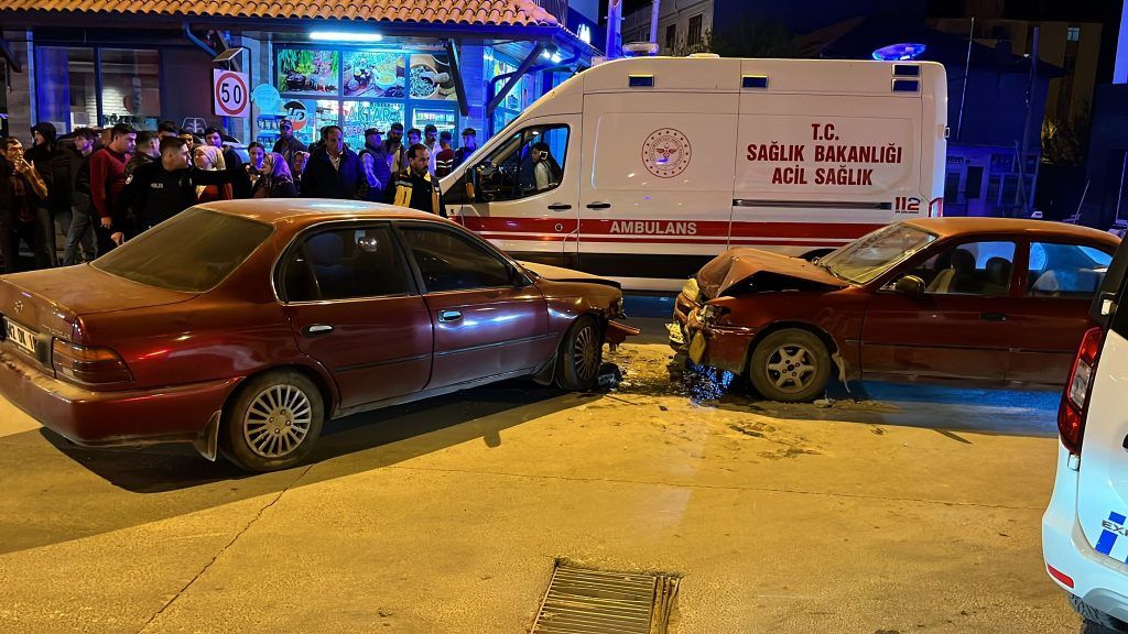 Karapınar'da Meydana Gelen Kazada 6 Kişi Yaralandı