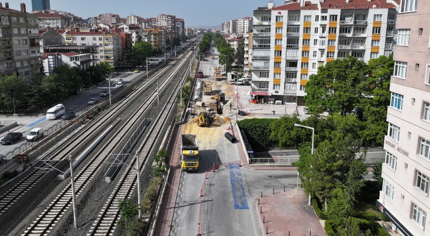 Konya'da Banliyö Hattı Güzergahında Deplase Çalışmaları Sürüyor