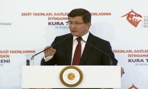 Davutoğlu terör mağduru esnafa seslendi