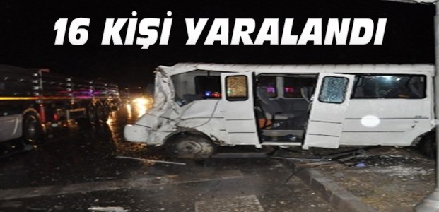 Feci Kaza:Öğrenci Servisi TIR'la Çarpıştı