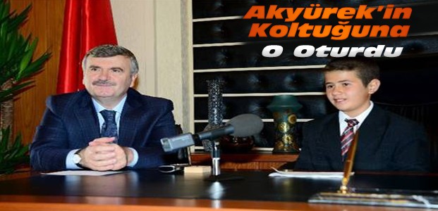 Tahir Akyürek'in Koltuğuna minik can oturdu